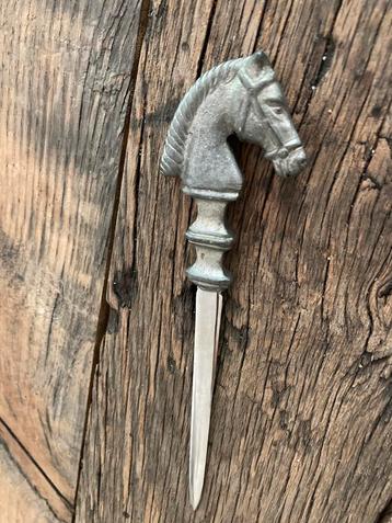 Vintage tinnen briefopener met paardenhoofd (95% tin) beschikbaar voor biedingen