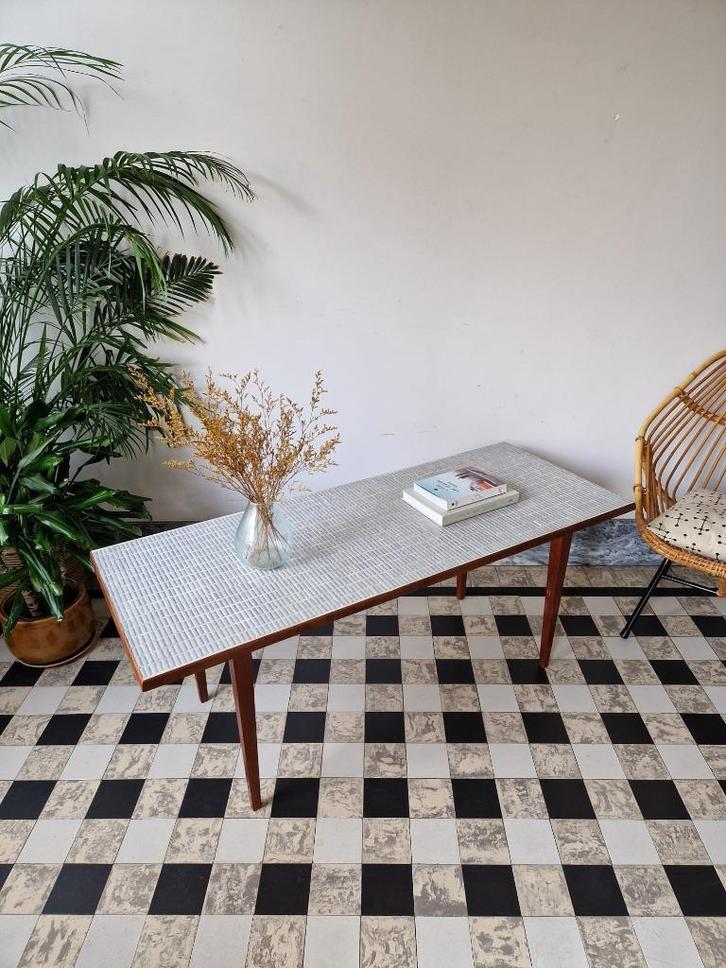 Vintage midcentury salontafel met ingelegde mozaïek | retro, Huis en Inrichting, Tafels | Salontafels, Gebruikt, Minder dan 50 cm