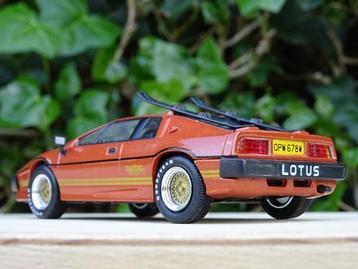 Lotus Esprit Turbo met ski's - 1/43 beschikbaar voor biedingen