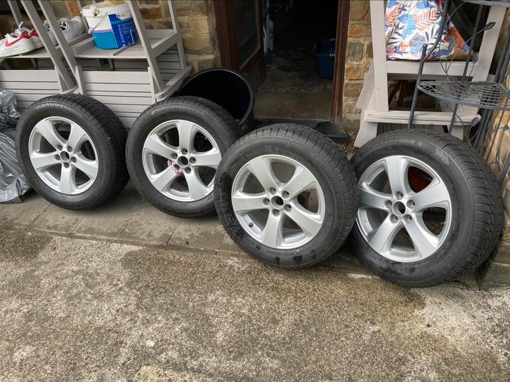 4 winterbanden gemonteerd op aluminium velgen van Toyota, Auto-onderdelen, Banden en Velgen, Band(en), Winterbanden, 17 inch, Overige