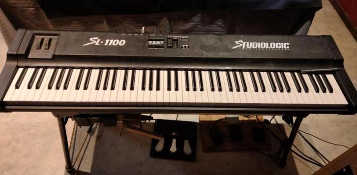 Midi pianoklavier met GEM WX begeleidingsmodule en pedaalset, Muziek en Instrumenten, Piano's, Gebruikt, Zwart, Ophalen