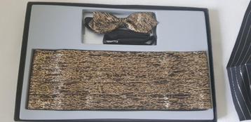 Nieuw nooit in gebruik geweest,set van drie fees beschikbaar voor biedingen