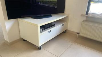 tv meubel beschikbaar voor biedingen