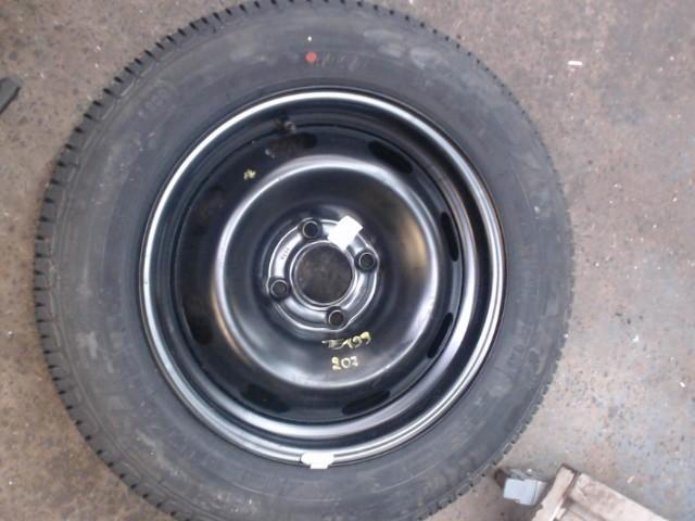 Roue Peugeot 207 185/65r15 4 trous LP/15199, Autos : Pièces & Accessoires, Autres pièces automobiles, Peugeot, Utilisé, Enlèvement