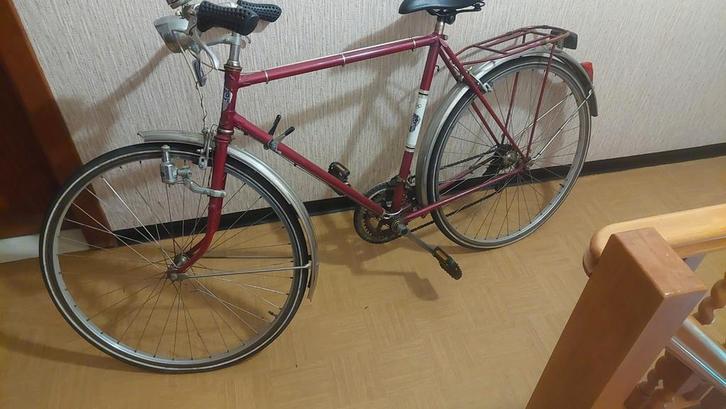 Herenfiets minstens 60 jaar oud, Vélos & Vélomoteurs, Vélos | Ancêtres & Oldtimers, 55 à 59 cm, Années 60 ou plus récent, Enlèvement