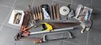 Lot gereedschap voor de bouw, Ophalen