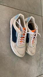 Sneakers maat 44., Sport en Fitness, Volleybal, Ophalen, Zo goed als nieuw