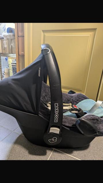 Maxi cosi beschikbaar voor biedingen