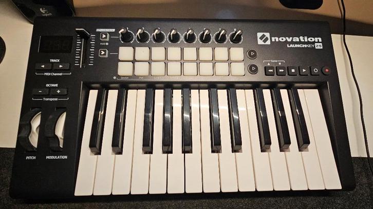 Novation Launchkey 25 MK2 MIDI keyboard - USB, Musique & Instruments, Équipement Midi, Comme neuf, Enlèvement ou Envoi