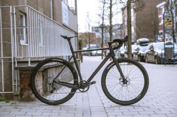 Gravel Carbon (size L) beschikbaar voor biedingen