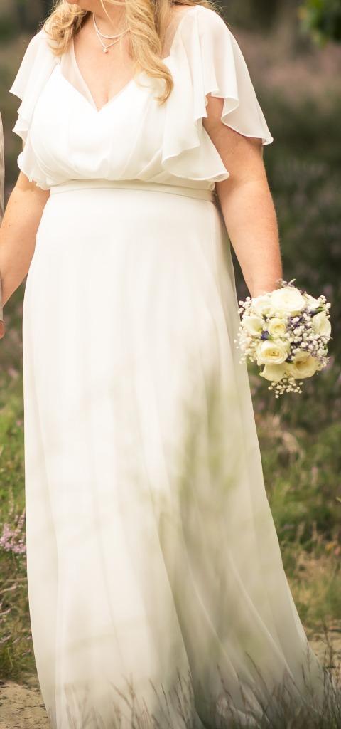 Trouwjurk maat 42/44 aanpasbaar, Kleding | Dames, Trouwkleding en Trouwaccessoires, Zo goed als nieuw, Trouwjurk, Wit, Ophalen of Verzenden