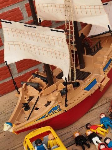 heel veel playmobil (enkel alles samen te kopen) beschikbaar voor biedingen