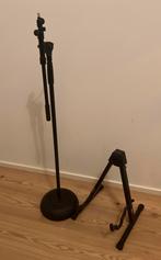 Guitar stand and microphone stand, Ophalen, Zo goed als nieuw