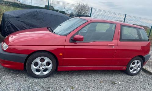 Alfa 145 junior 1,6 TS, Autos, Alfa Romeo, Particulier, ABS, Airbags, Alarme, Ordinateur de bord, Verrouillage central, Rétroviseurs électriques