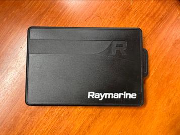 Raymarine Axiom 7/7+ afdekkap opbouw