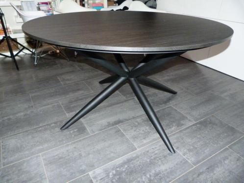 Prachtige ronde eettafel (138cm diameter) designvoet - Nieuw, Huis en Inrichting, Tafels | Eettafels, Zo goed als nieuw, Ophalen