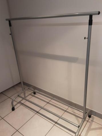 Kledingrek met schoenenrekje ! KOOPJE  beschikbaar voor biedingen