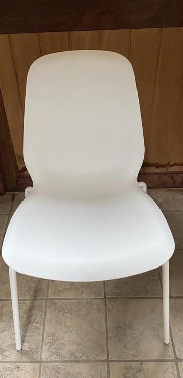 stoelen beschikbaar voor biedingen