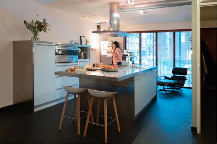 LICHT IJSBLAUWE KEUKEN MET EILAND, Huis en Inrichting, Keuken | Complete keukens, Zo goed als nieuw, Dubbelwandige keuken, Wit