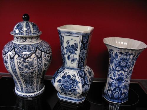 Vazen Delfts blauw o.a. Porceleyne fles en Boch 3 stuks, Antiquités & Art, Curiosités & Brocante, Enlèvement ou Envoi