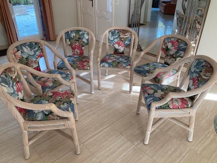 Zes witte Rotan stoelen met stof bekleed, Huis en Inrichting, Stoelen, Zo goed als nieuw, Stof, Ophalen