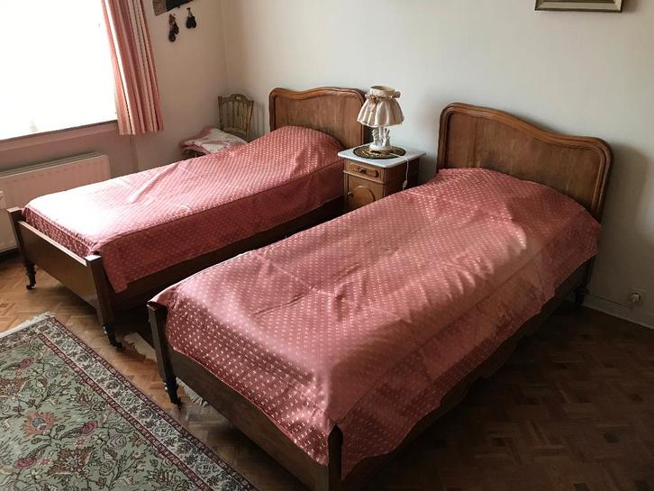 Deux Lits séparés anciens, Maison & Meubles, Chambre à coucher | Lits, Utilisé, Deux personnes, 90 cm, 200 cm, Bois, Brun, Enlèvement