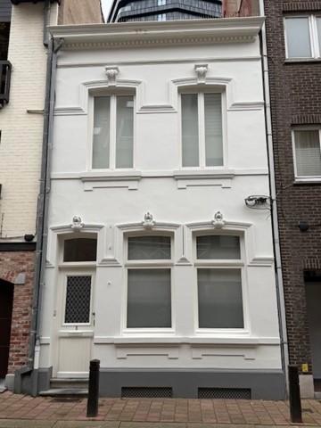 KARAKTERVOLLE AUTHENTIEKE RUIME HERENWONING OP TOPLIGGING, Immo, Huizen en Appartementen te koop, Provincie West-Vlaanderen, tot 200 m²