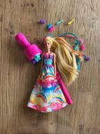 Barbie avec fer à friser, Enfants & Bébés, Jouets | Poupées, Enlèvement, Comme neuf
