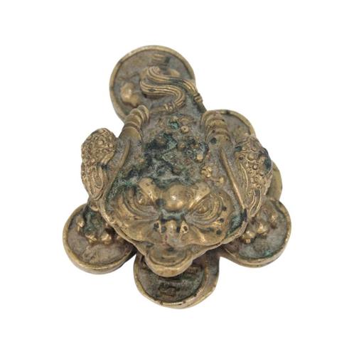 Oude bronzen pad zittend op Chinese munten, Antiek en Kunst, Antiek | Brons en Koper, Brons, Ophalen of Verzenden