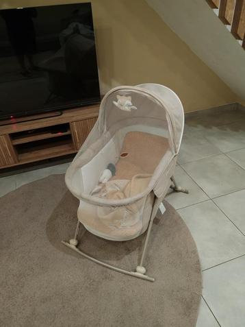 Baby wieg beschikbaar voor biedingen