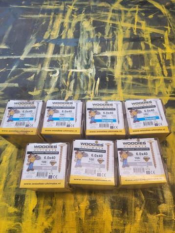 Hout schroeven 6.0 x 40  700st beschikbaar voor biedingen
