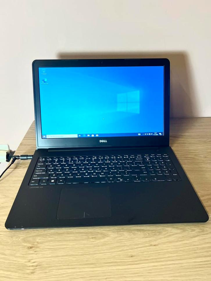 Dell Latitude 3550, Computers en Software, Windows Laptops, Zo goed als nieuw, 16 inch, HDD, 3 tot 4 Ghz, 4 GB, Azerty, Met videokaart