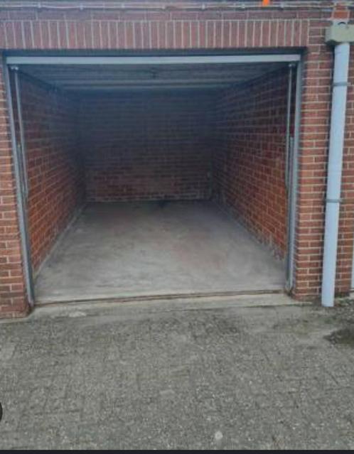 Gezocht.   Garage of fietsstaanplaats regio deurne noord, Immo, Garages en Parkeerplaatsen
