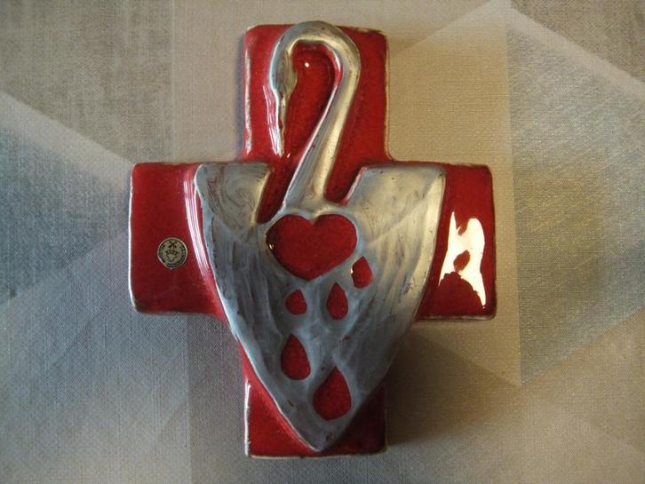 kruisje keramiek, Antiek en Kunst, Antiek | Keramiek en Aardewerk, Ophalen of Verzenden
