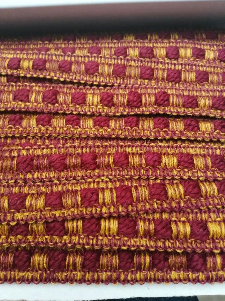 bordeaux - goudgeel afboordlint, Hobby en Vrije tijd, Naaien en Fournituren, Nieuw, Lint, Band of Elastiek, Ophalen of Verzenden