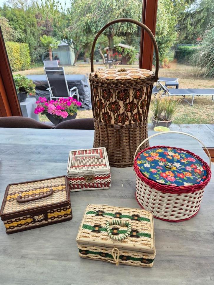 Boîte à couture vintage, Collections, Rétro, Enlèvement ou Envoi