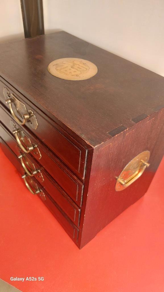 Groot Chinees Dragon juwelen opbergkist., Handtassen en Accessoires, Beautycases, Zo goed als nieuw, Bruin, Ophalen of Verzenden