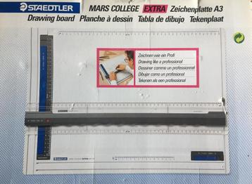 Tekenplaat van het merk STAEDTLER ( Mars College extra 6 disponible aux enchères