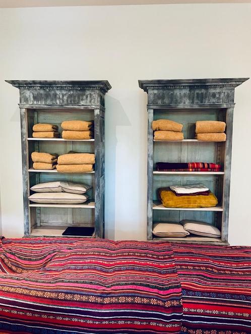 2x Boekenkast India boho style, Huis en Inrichting, Kasten | Boekenkasten, Gebruikt, Minder dan 50 cm, 150 tot 200 cm, 25 tot 50 cm