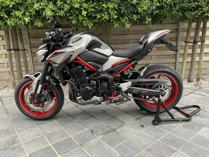 kawasaki z900 4/2024 **3600km**performance kit**akrapovic**, Motoren, Motoren | Kawasaki, Bedrijf, Naked bike, meer dan 35 kW