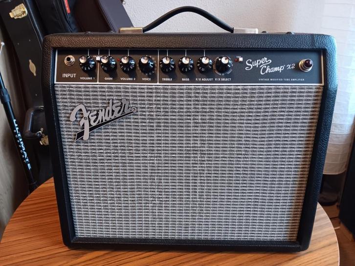 Fender Super Champ x2 (met output cable en hoes), Muziek en Instrumenten, Versterkers | Bas en Gitaar, Gebruikt, Gitaar, Minder dan 50 watt