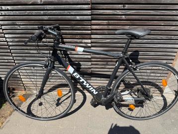 Zwarte sportfiets, Fietsen en Brommers, Ophalen, Zo goed als nieuw, Minder dan 10 versnellingen, Overige merken