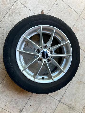 Sportieve velgen met nog bruikbare banden (bmw 116) beschikbaar voor biedingen