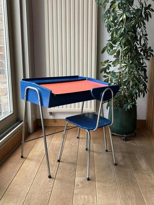 Vintage seventies bureau en stoel kinderen, Kinderen en Baby's, Kinderkamer | Tafels en Stoelen, Gebruikt, Tafel(s) en Stoel(en)