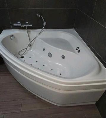  Bain à bulles d’angle – Balnéo Jacuzzi – Excellent état beschikbaar voor biedingen