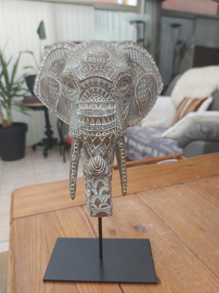 Decoratieve olifantenkop op metalen voet, Antiquités & Art, Curiosités & Brocante, Enlèvement ou Envoi