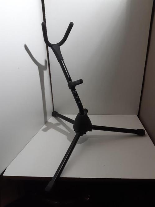 K&M 14300 ondersteuning voor alt-/tenorsax (nieuwstaat), Muziek en Instrumenten, Standaarden, Nieuw, Instrumentstandaard, Saxofoon