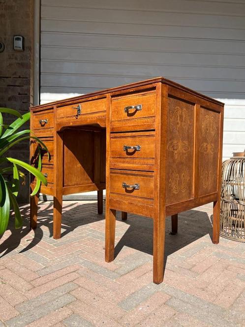 Kleine Antieke kinder bureau in Art deco/Art nouveau stijl, Huis en Inrichting, Bureaus, Gebruikt, Bureau, Ophalen