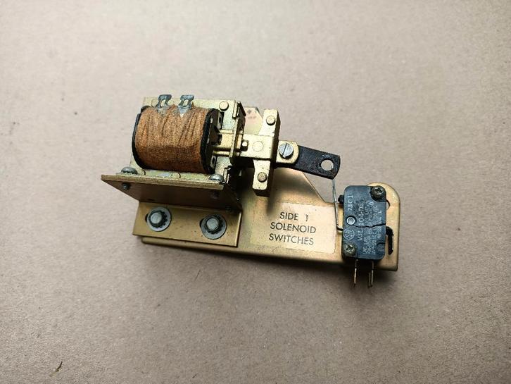 Solenoid Switch Wurlitzer 3700 Americana (1973) jukebox, Verzamelen, Automaten | Jukeboxen, Wurlitzer, Verzenden