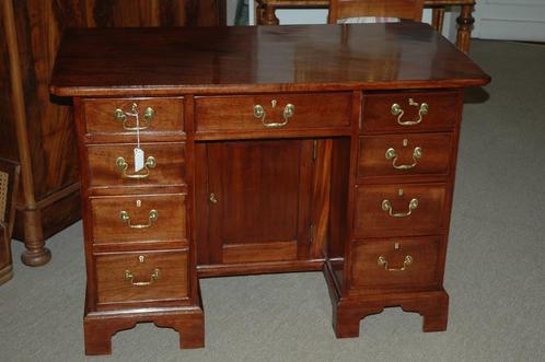 Elegant Engels bureau in massief mahonie, Antiek en Kunst, Antiek | Kantoor en Zakelijk, Ophalen
